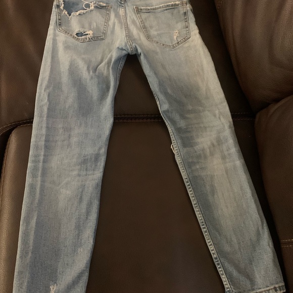 ZARA Ripped Jeans - Picture 3 of 5